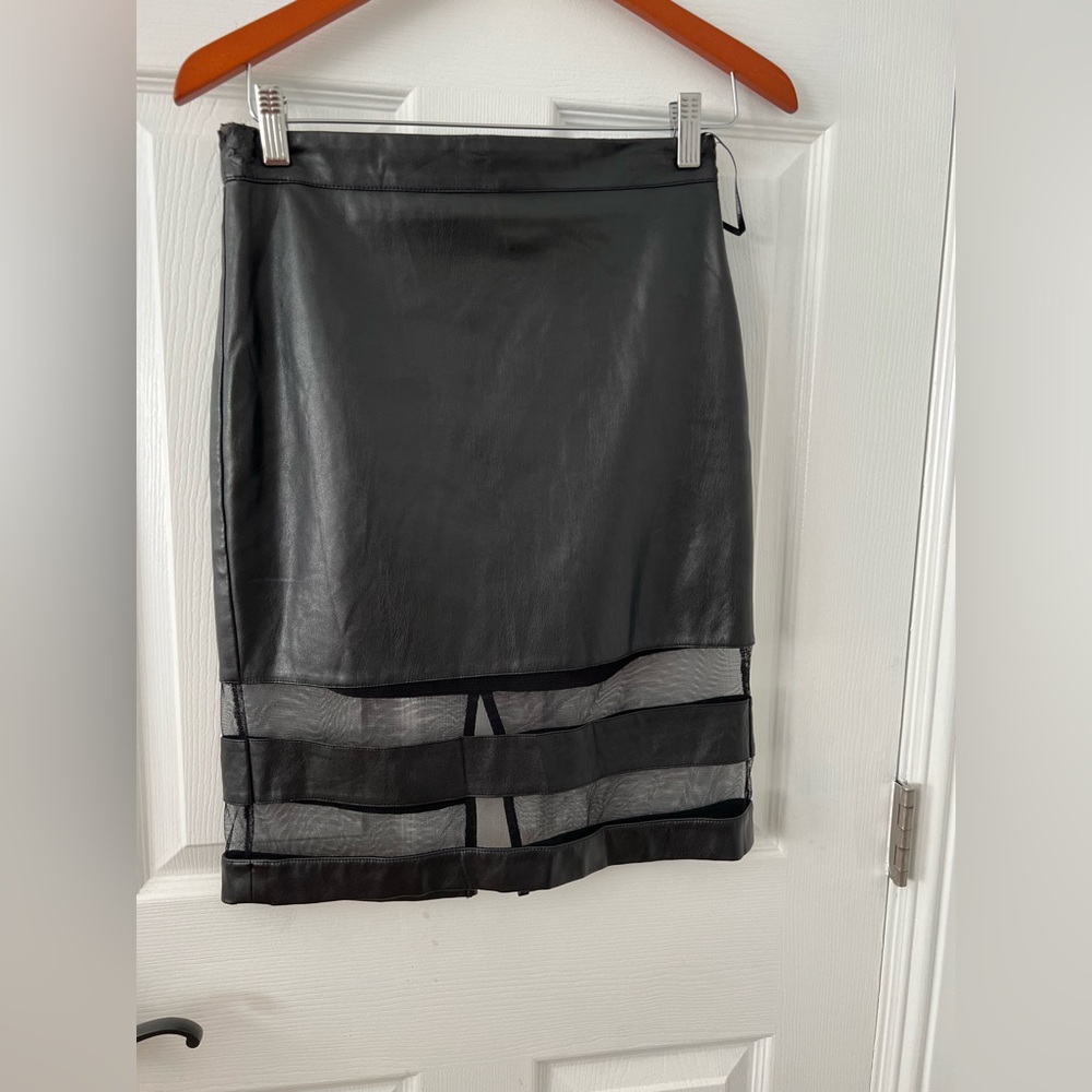 Forever 21 Med Black Faux Leather Skirt Mesh Hem Accent Lined FLAWED